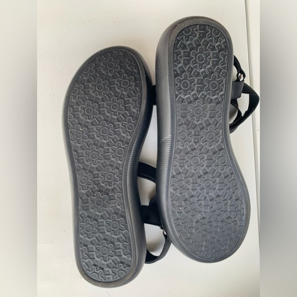 Nautica Women’s Black Sandals - Picture 8 of 11